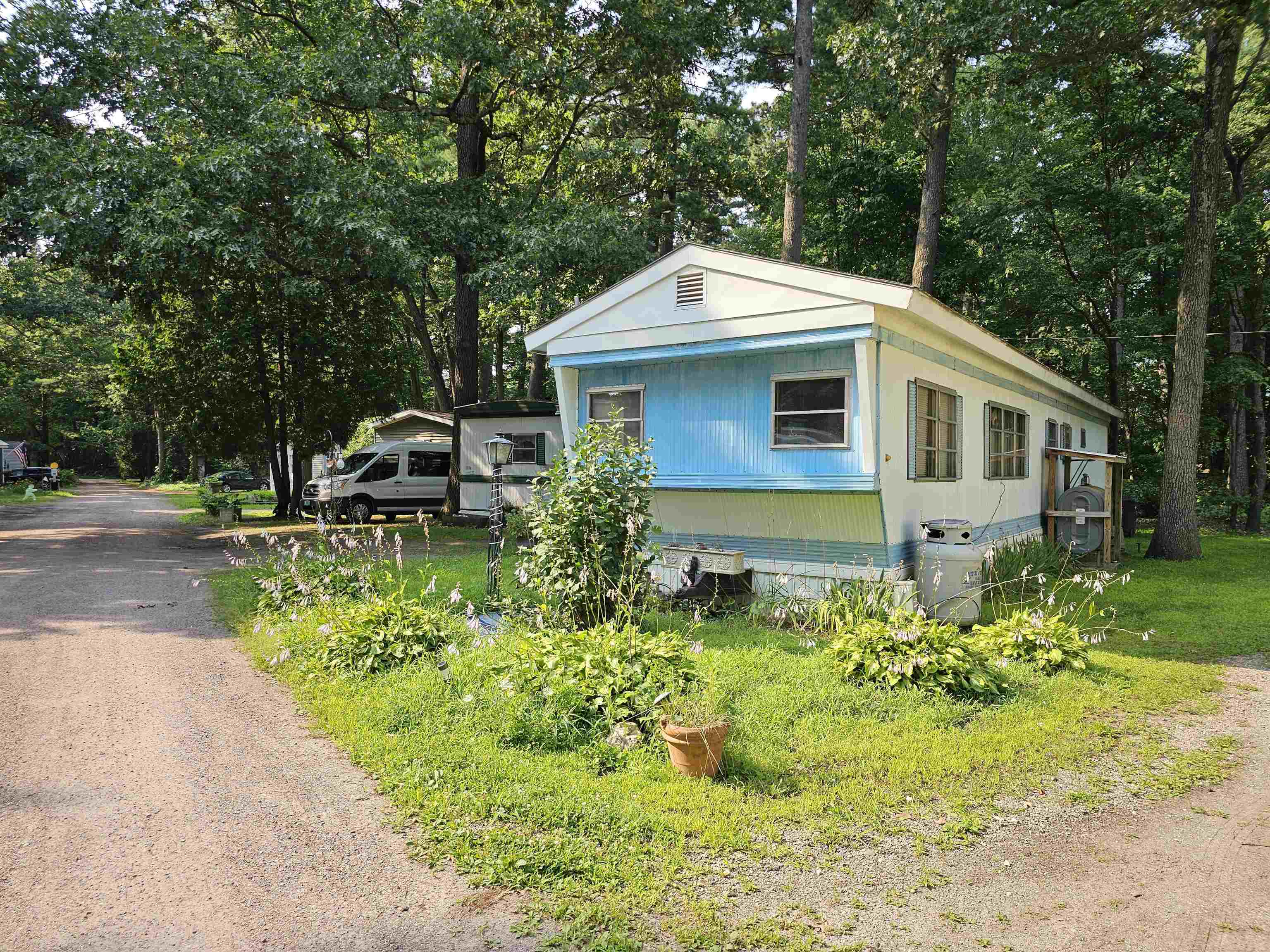 69 Hawthorne Lane