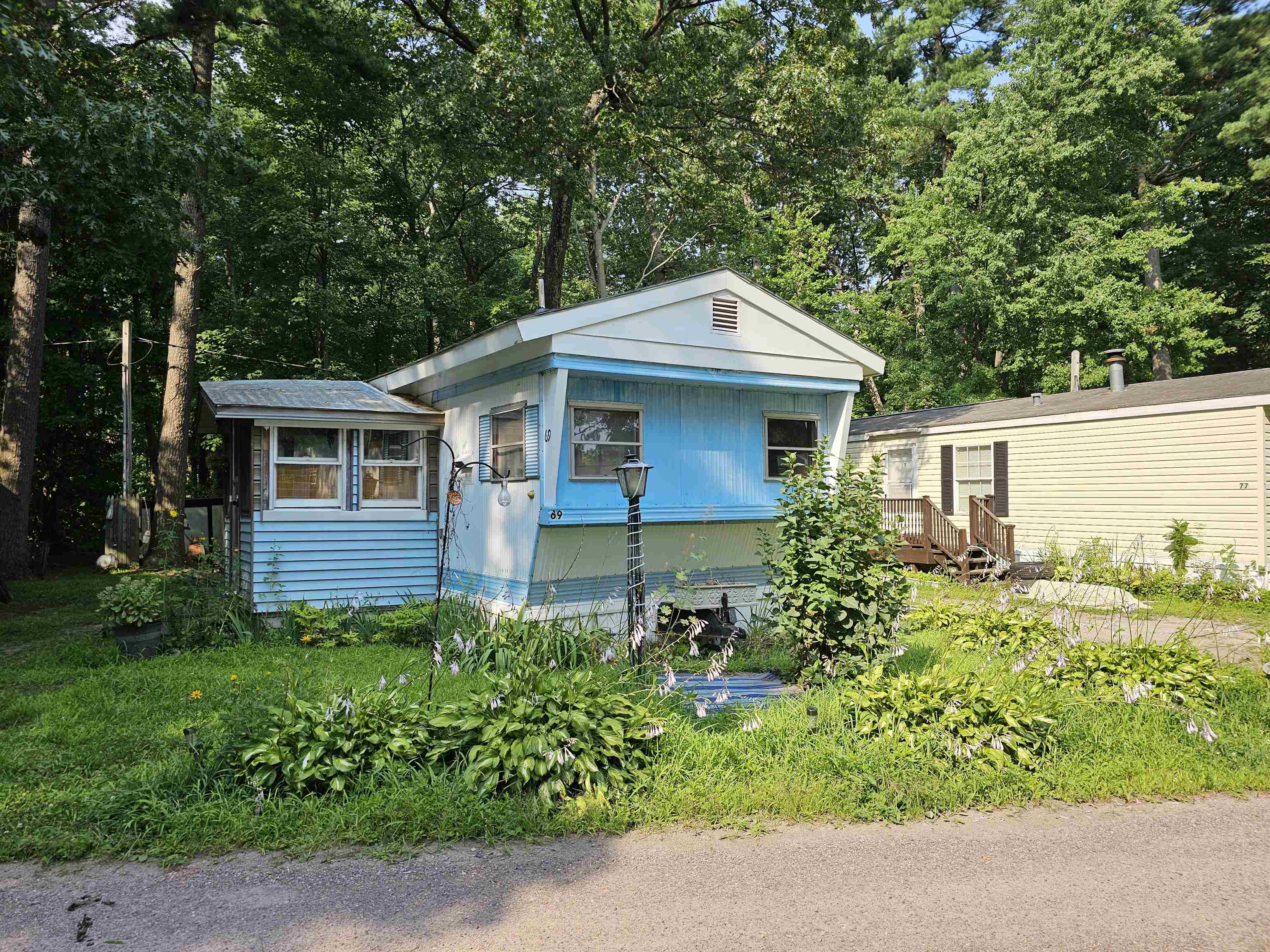 69 Hawthorne Lane