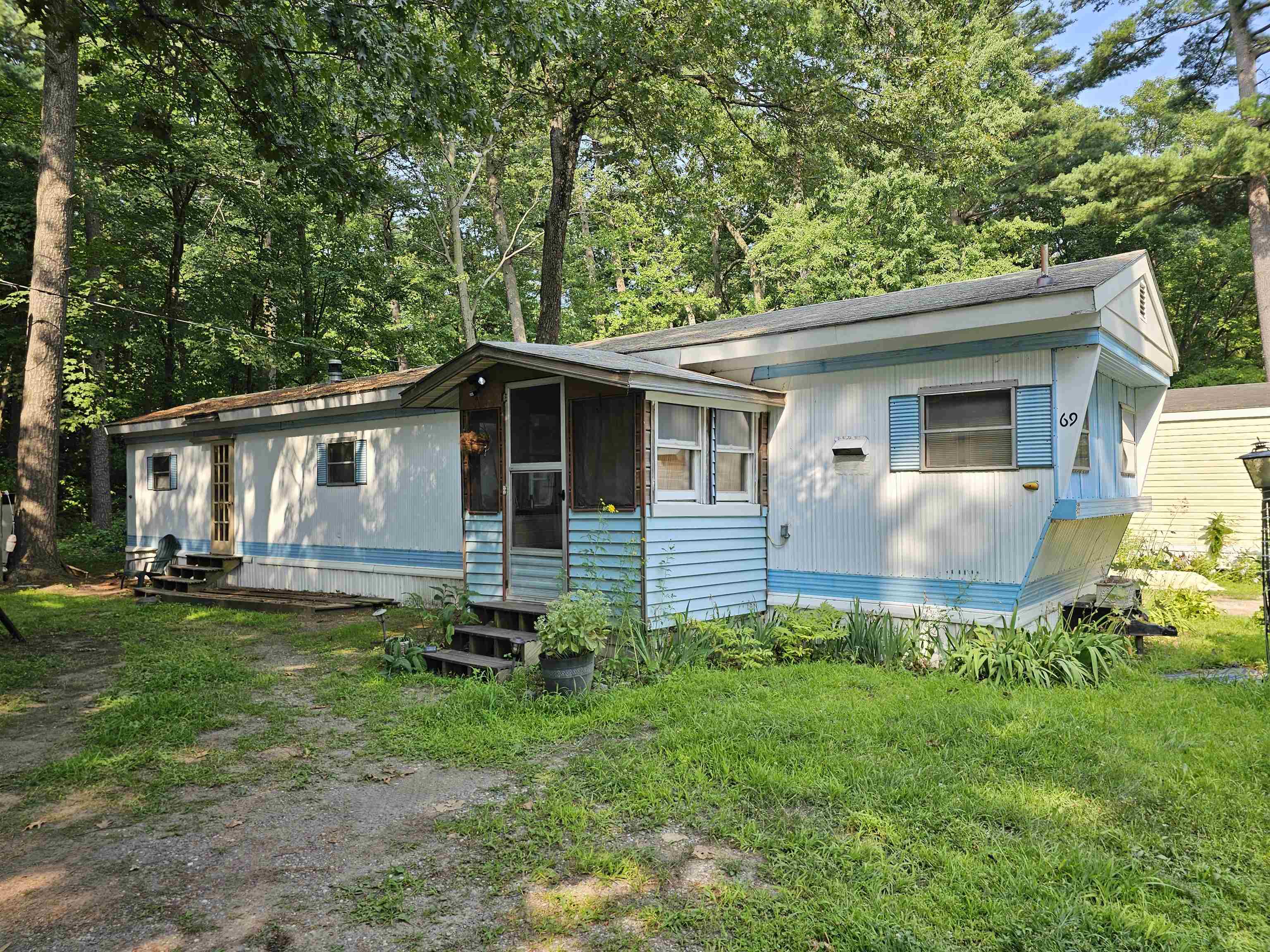 69 Hawthorne Lane