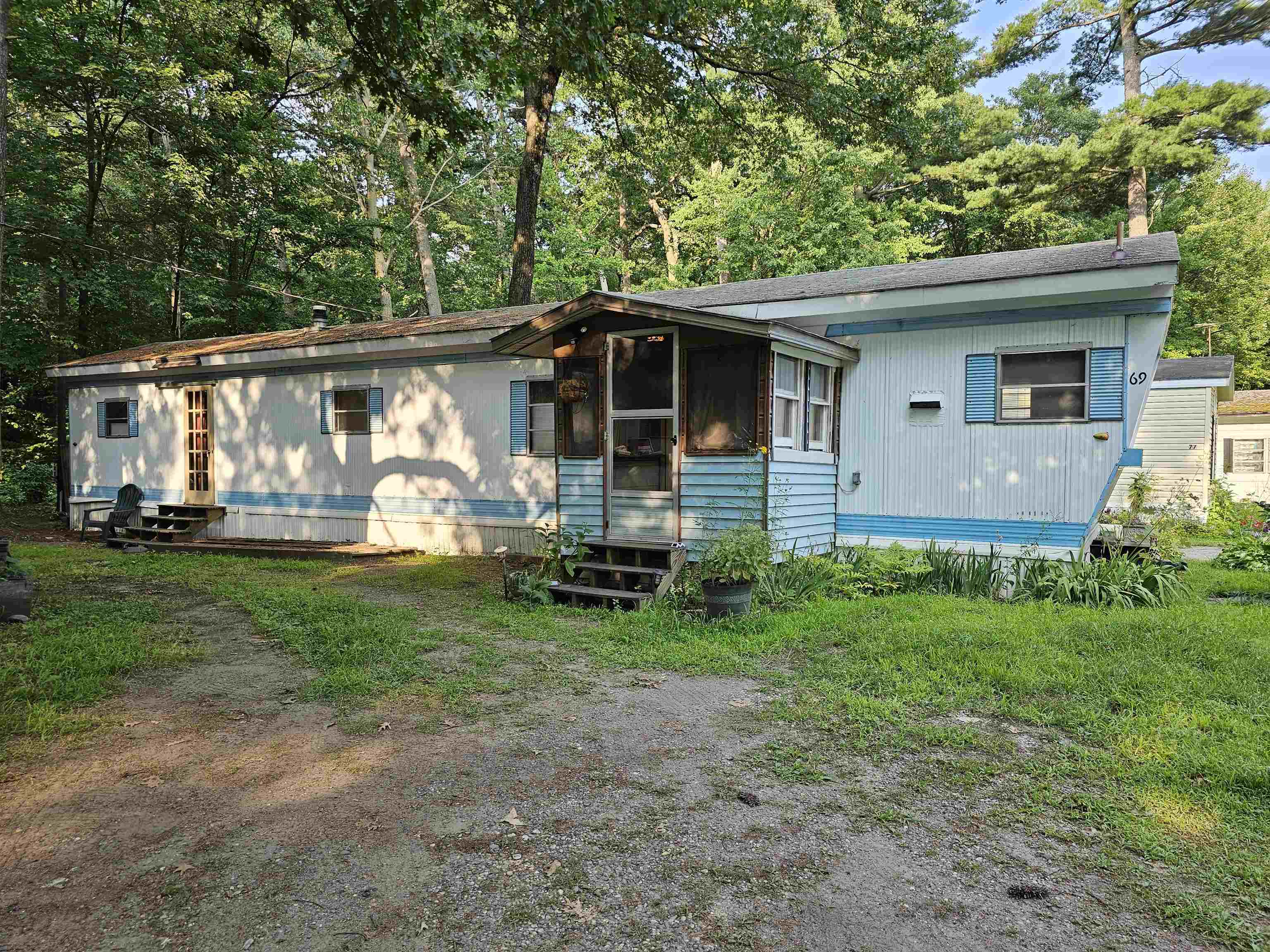 69 Hawthorne Lane