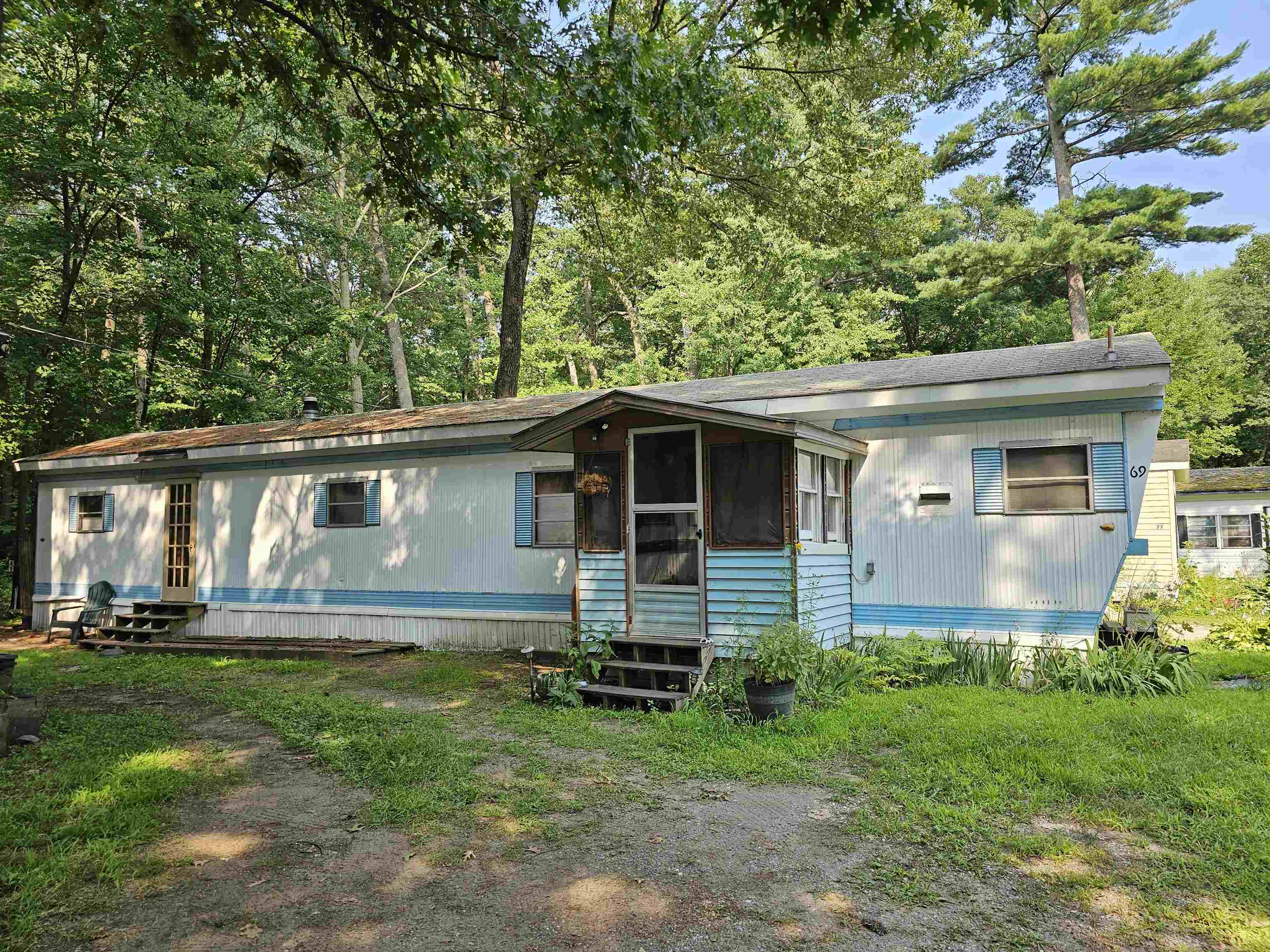 69 Hawthorne Lane