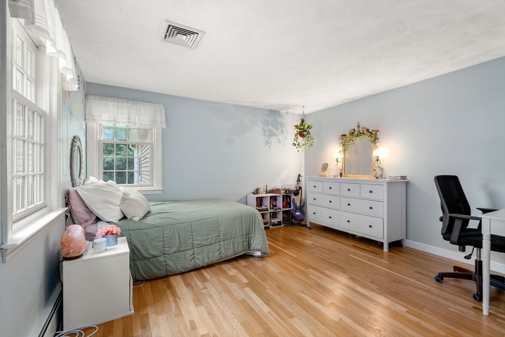27 Chanticleer Road
