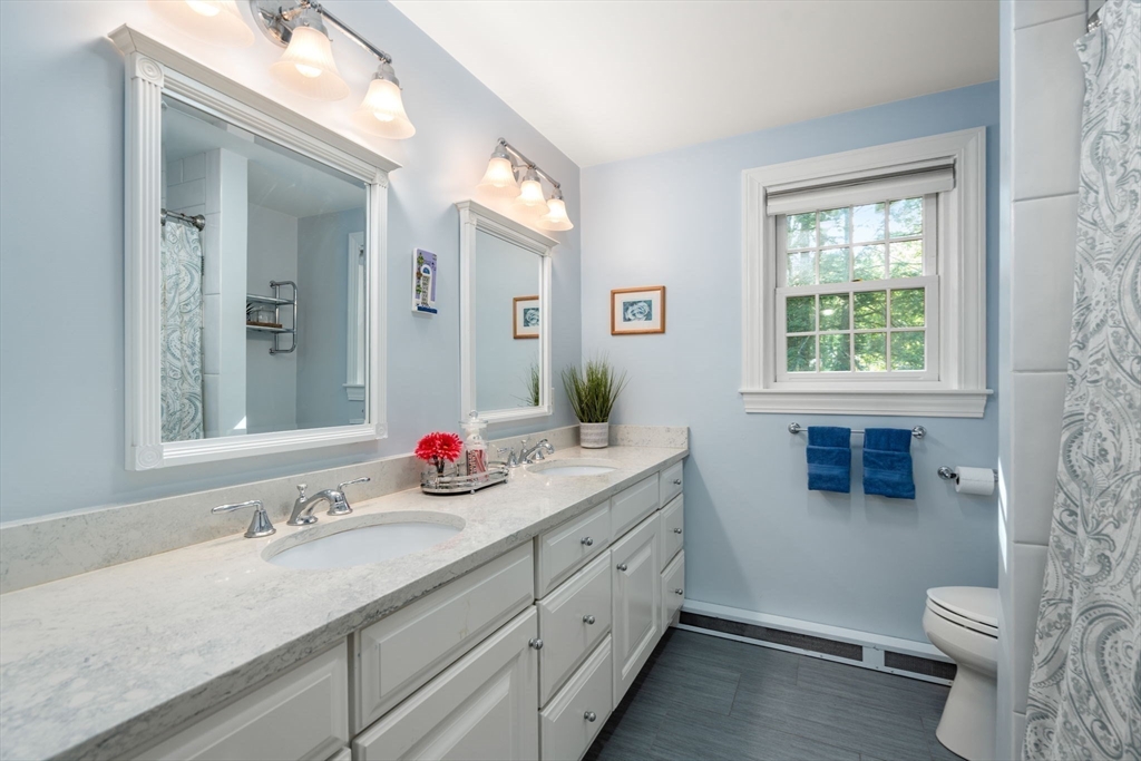 27 Chanticleer Road