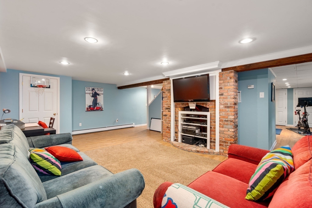 27 Chanticleer Road