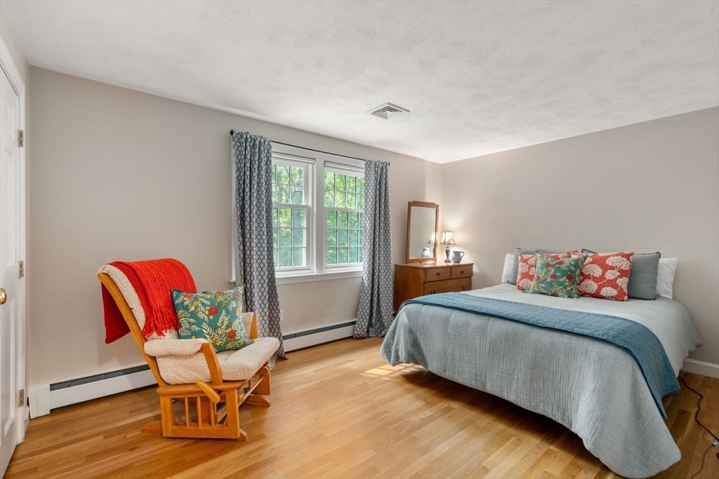 27 Chanticleer Road