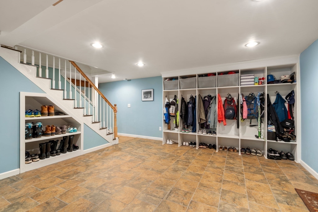 27 Chanticleer Road