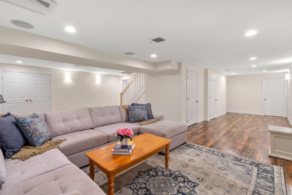 44 Orchard Rd