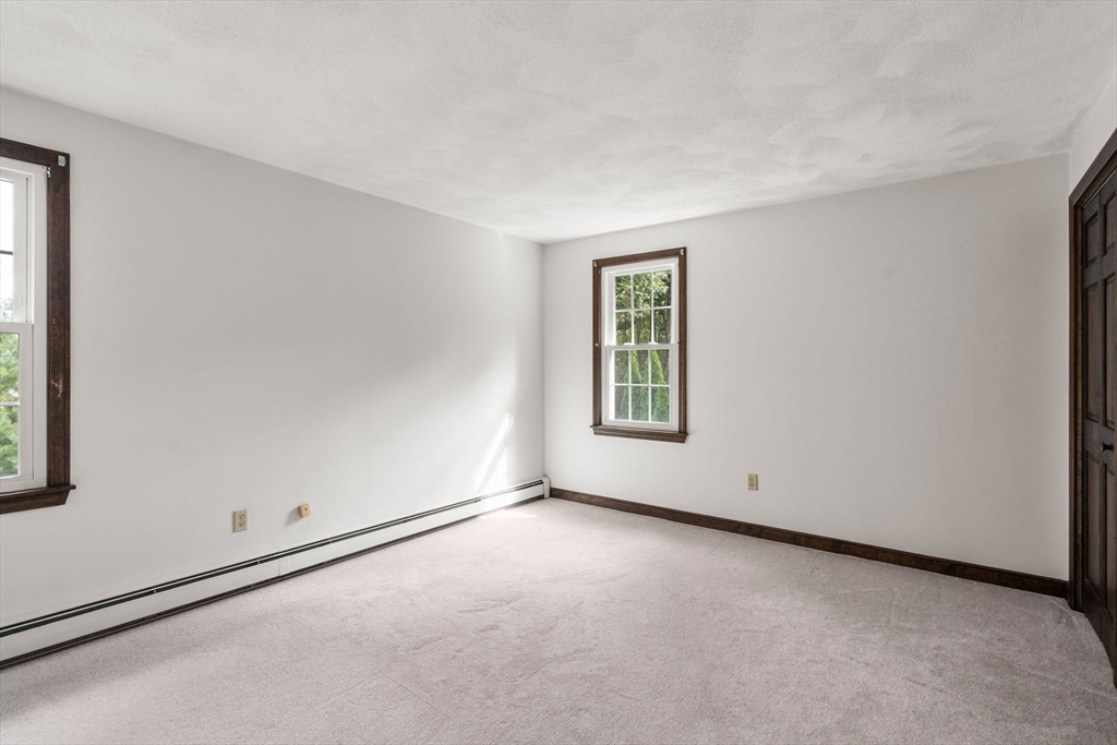 14 Saxon Ln