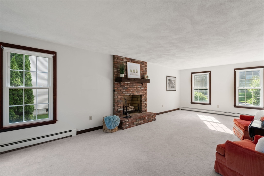 14 Saxon Ln