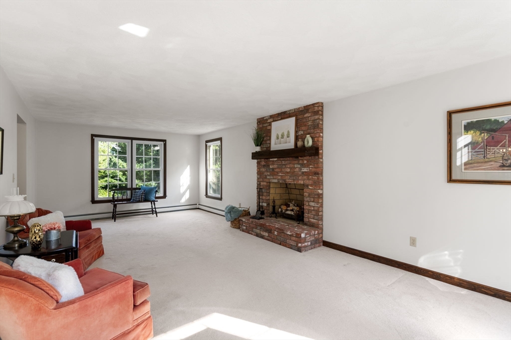 14 Saxon Ln