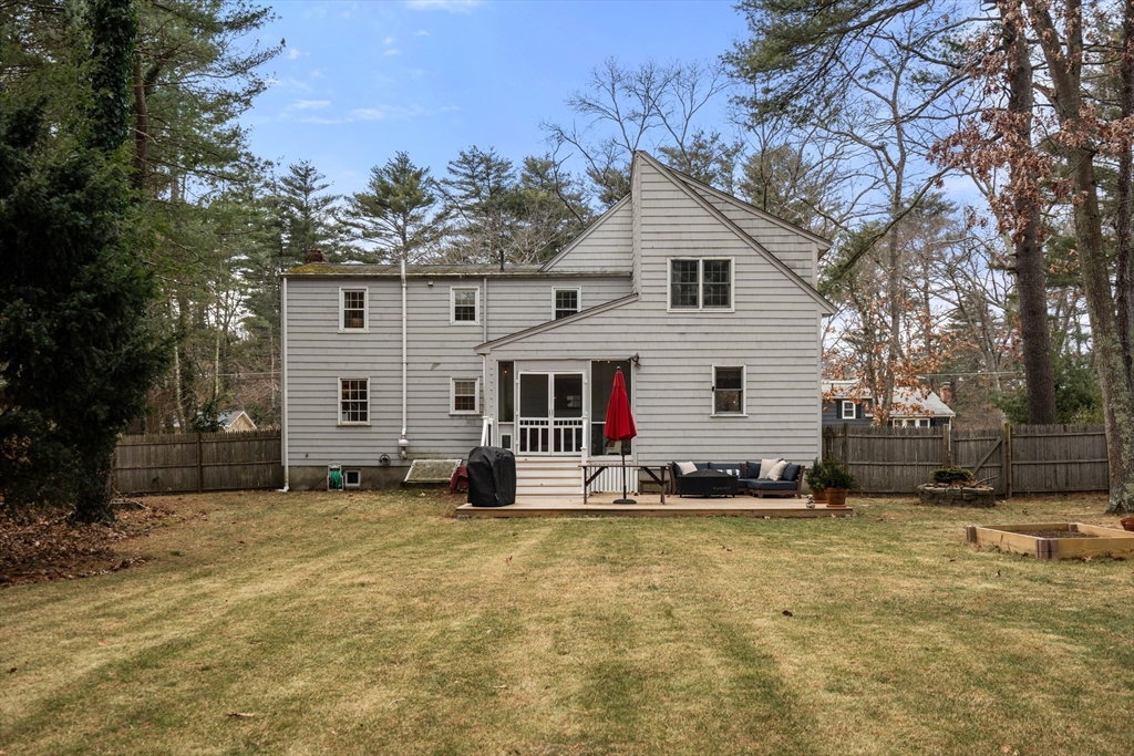44 Pine St