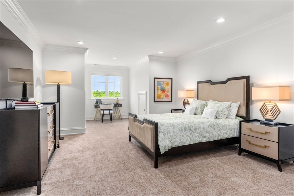 6 Wayside Cir
