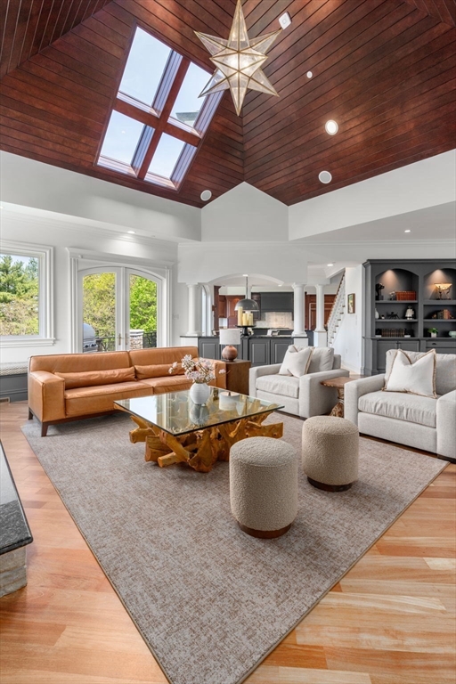 6 Wayside Cir