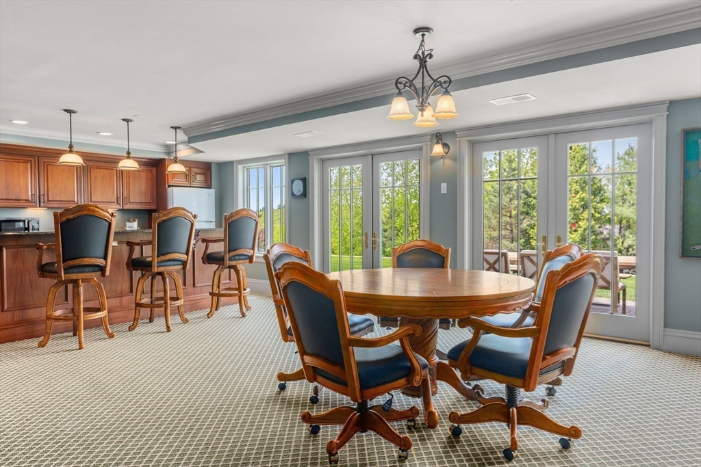 6 Wayside Cir