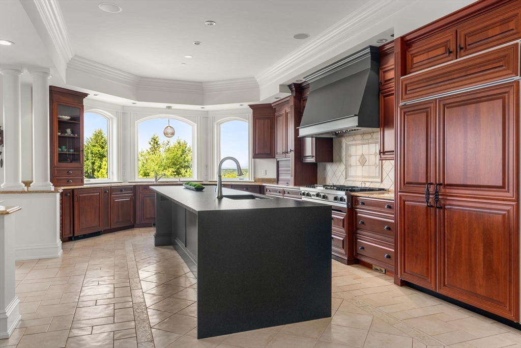 6 Wayside Cir
