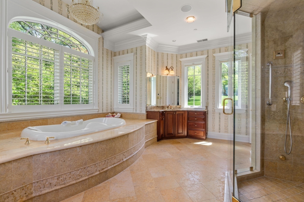 6 Wayside Cir