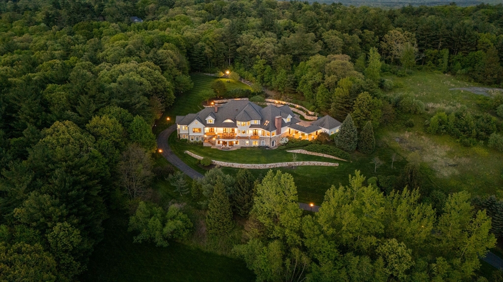 6 Wayside Cir