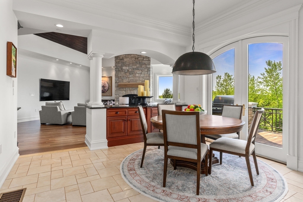 6 Wayside Cir