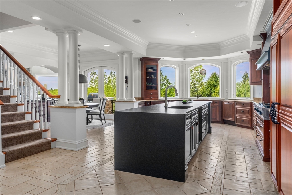 6 Wayside Cir