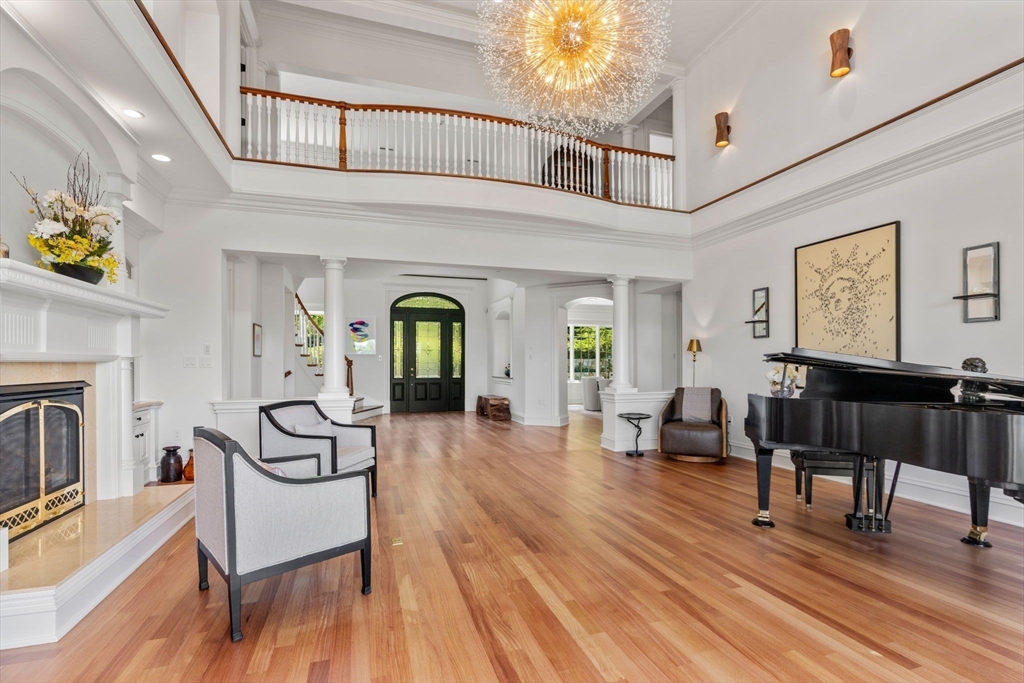 6 Wayside Cir