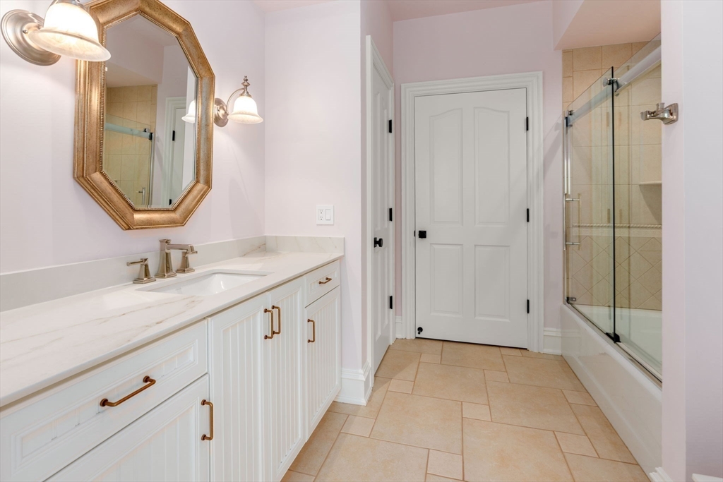 6 Wayside Cir