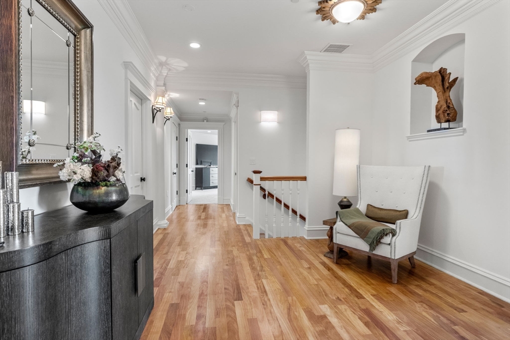 6 Wayside Cir