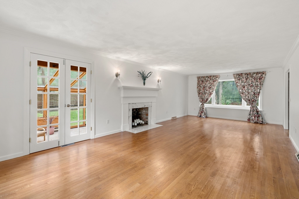 20 Shadow Oak Drive