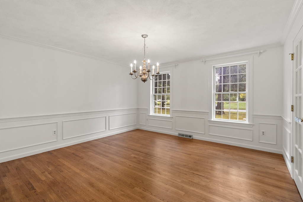 20 Shadow Oak Drive