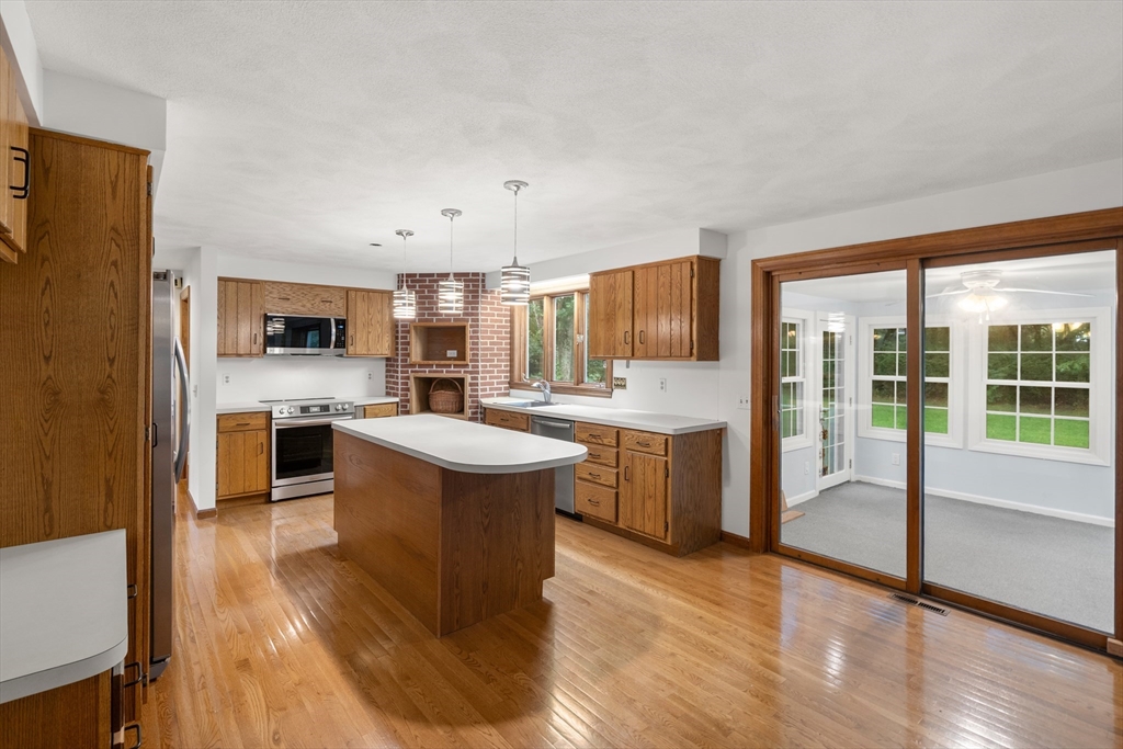 20 Shadow Oak Drive