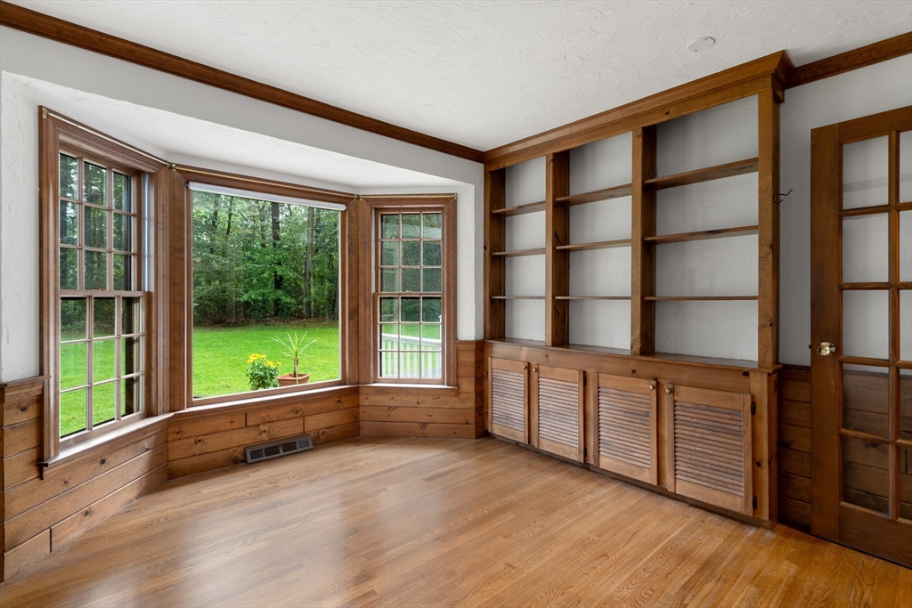 20 Shadow Oak Drive