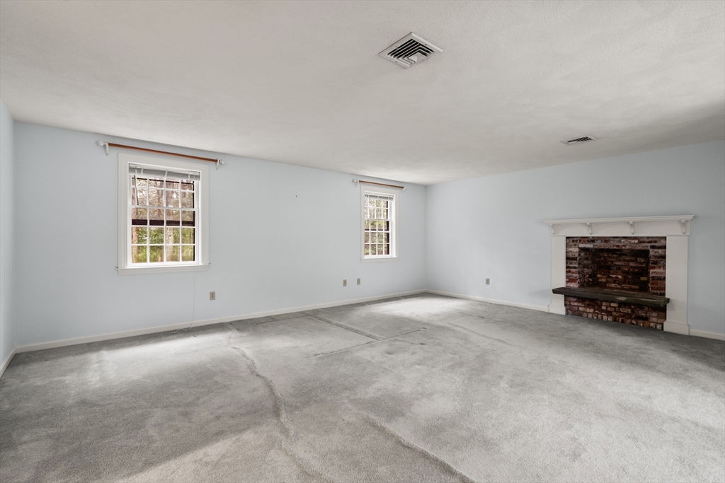 20 Shadow Oak Drive
