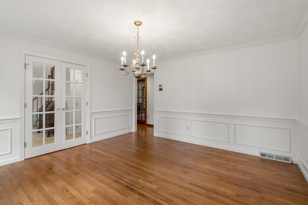 20 Shadow Oak Drive