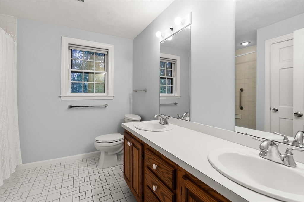 20 Shadow Oak Drive