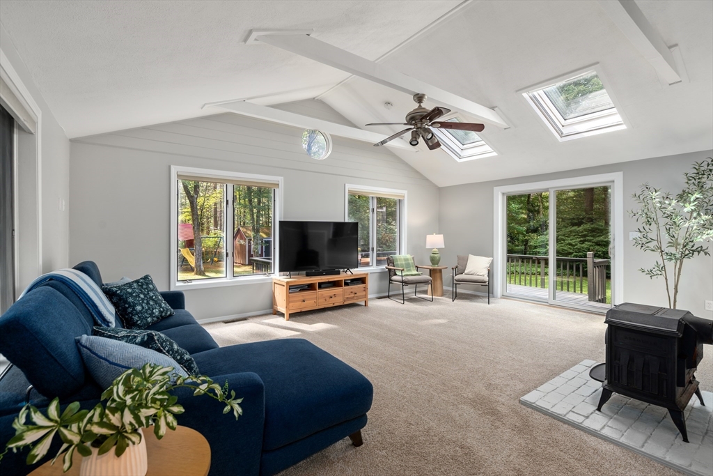 73 Willow Rd