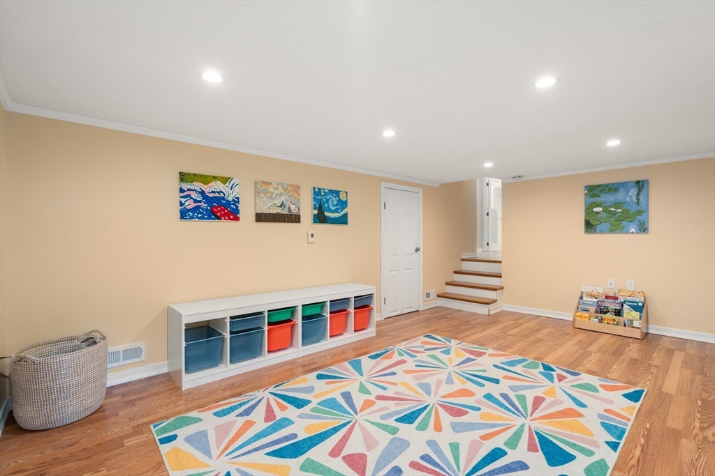 73 Willow Rd