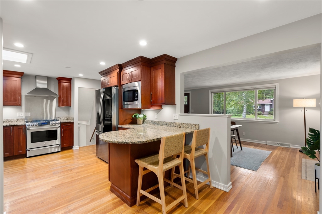 73 Willow Rd