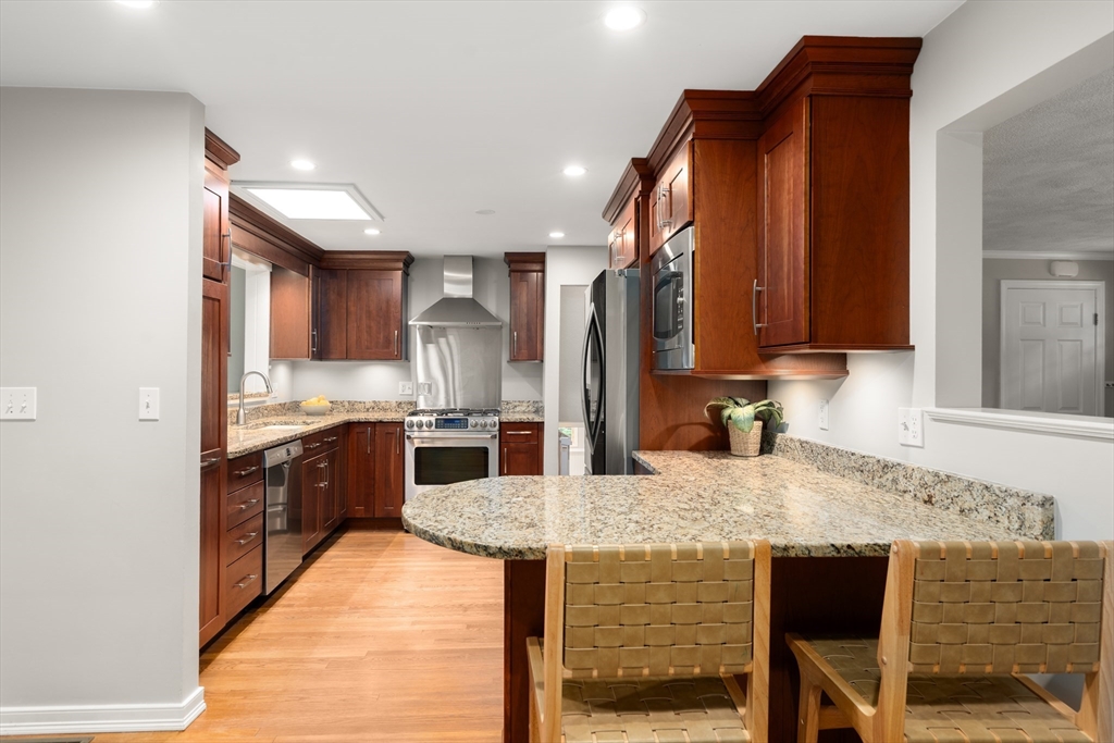 73 Willow Rd
