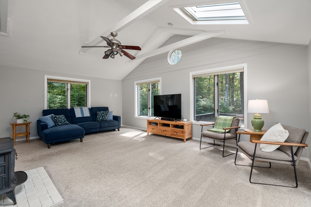 73 Willow Rd
