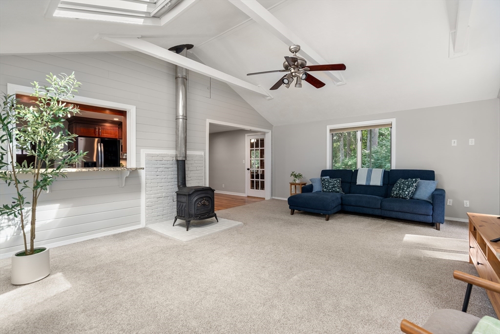 73 Willow Rd