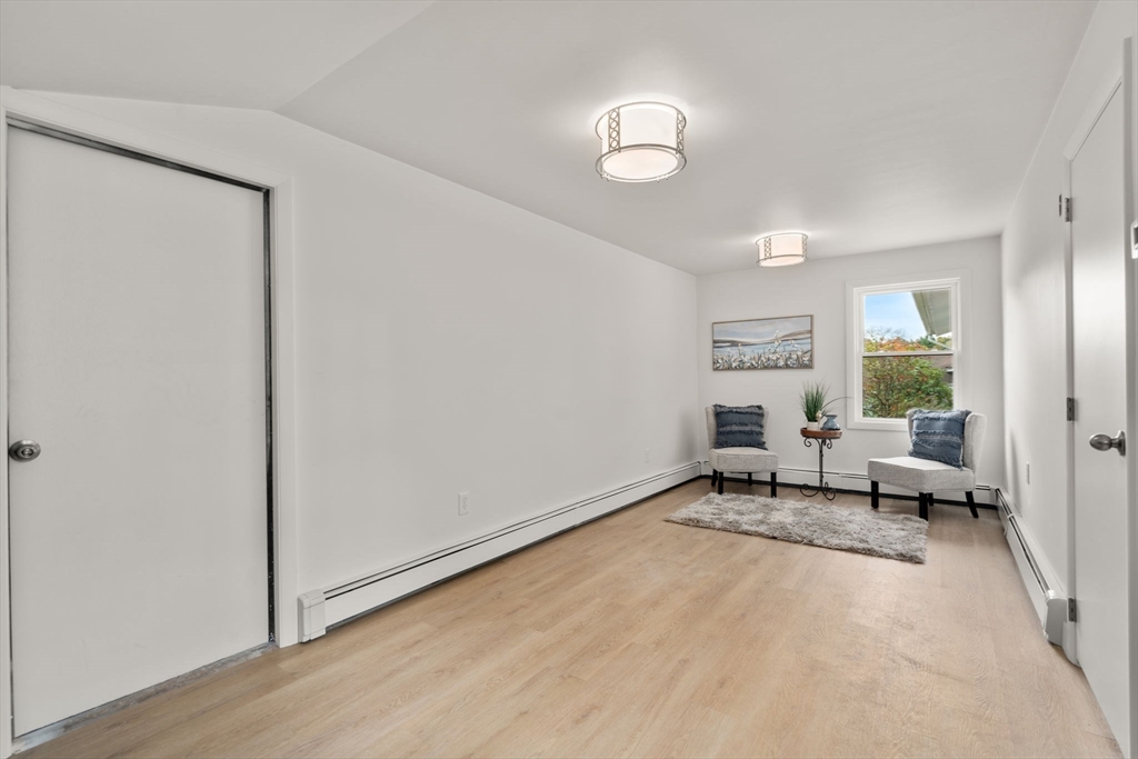 8 Clara Rd
