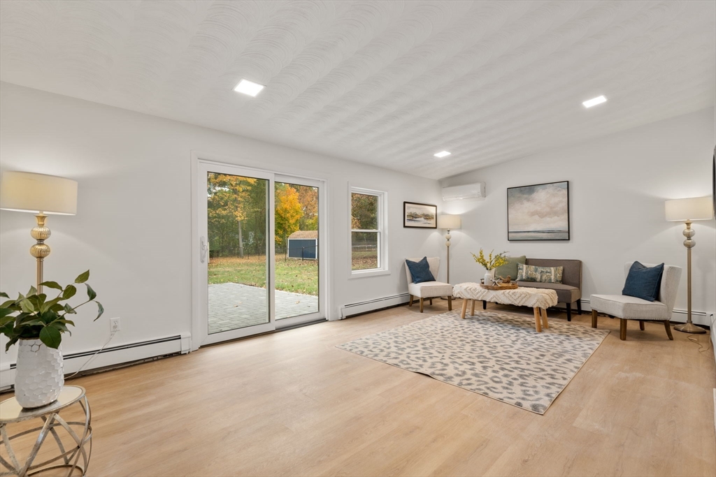8 Clara Rd