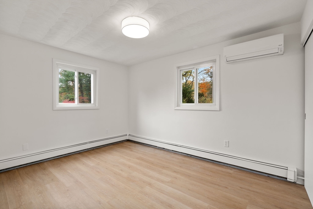 8 Clara Rd
