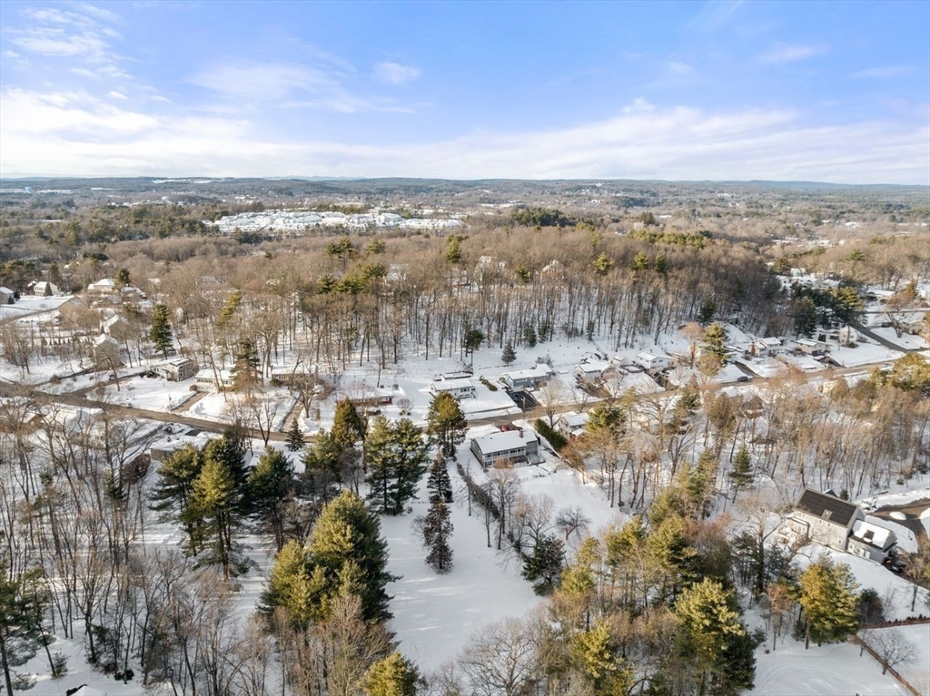 18 Seneca Dr