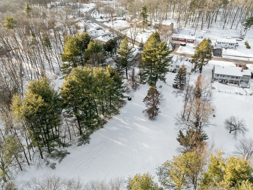 18 Seneca Dr