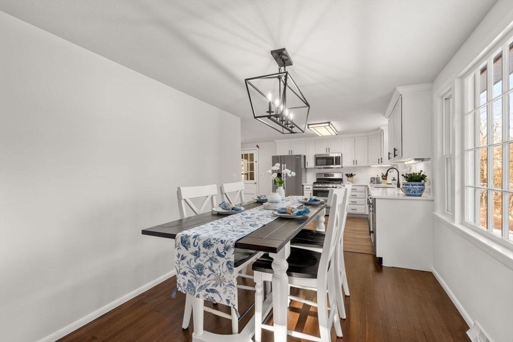 18 Seneca Dr