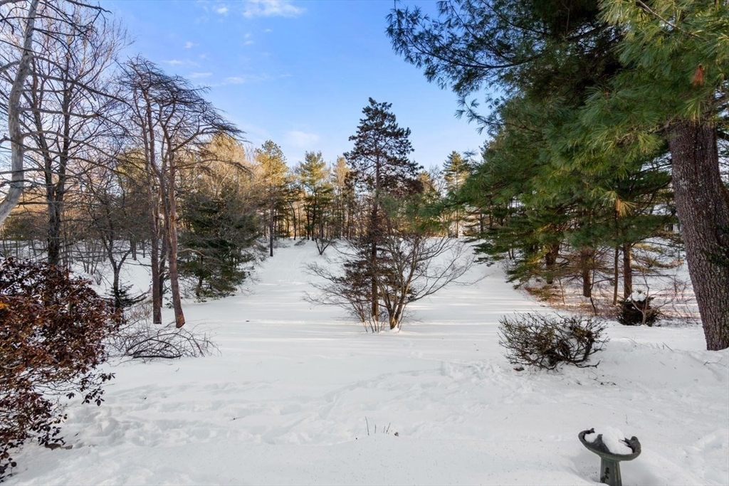 18 Seneca Dr