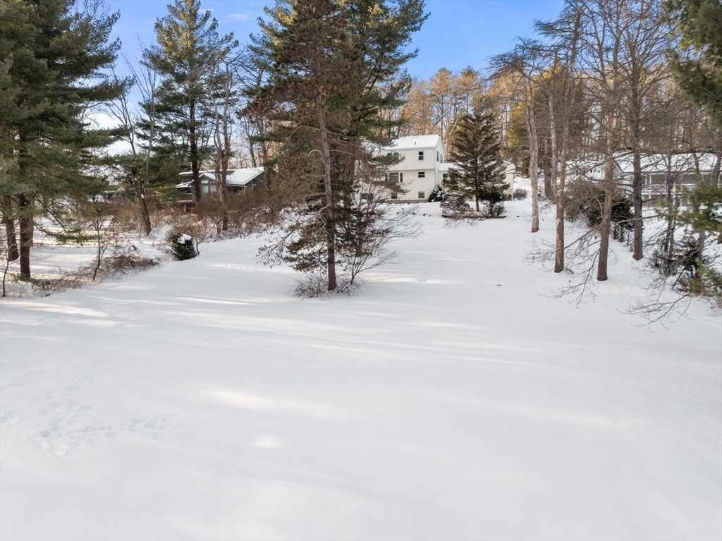 18 Seneca Dr