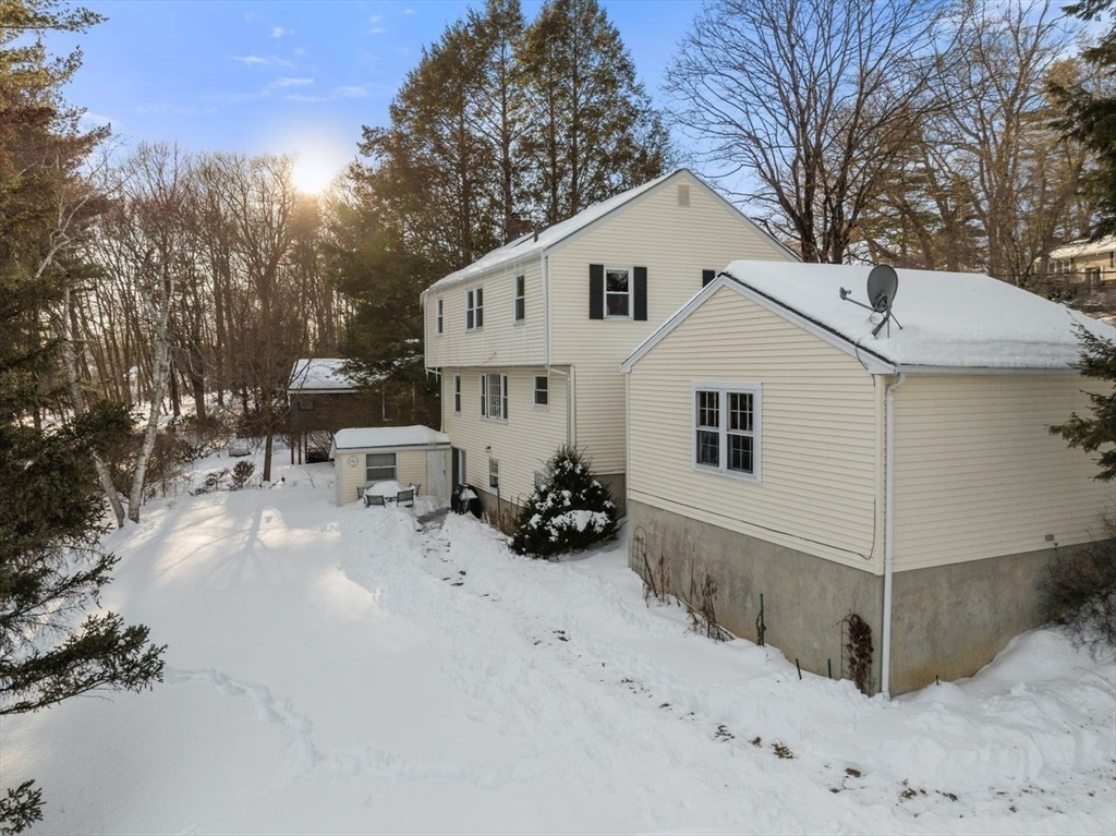 18 Seneca Dr