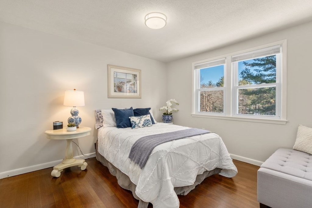 18 Seneca Dr