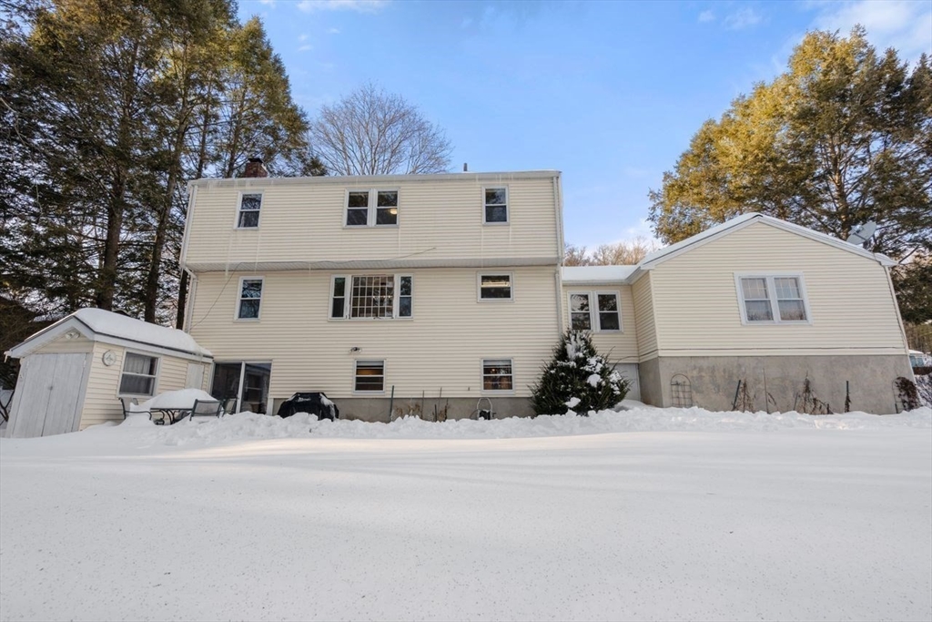 18 Seneca Dr